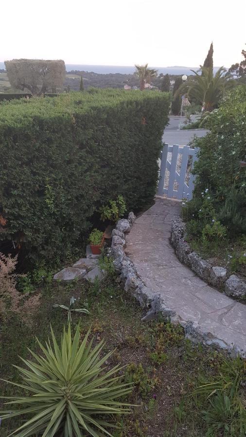 Petit Coin De Paradis